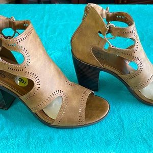 Jellypop Sandals 3 1/2” heel